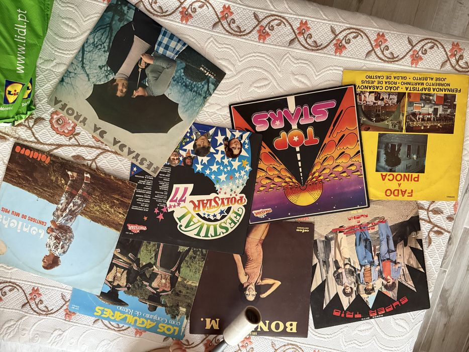 Lote de 54 discos de vinil LP (12”) várias edições e géneros musicais