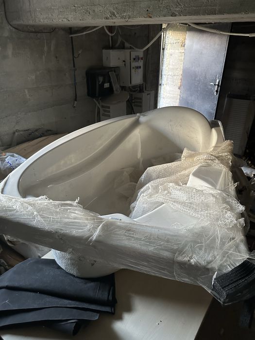 Ванна угловая DEVIT PRESTIGE