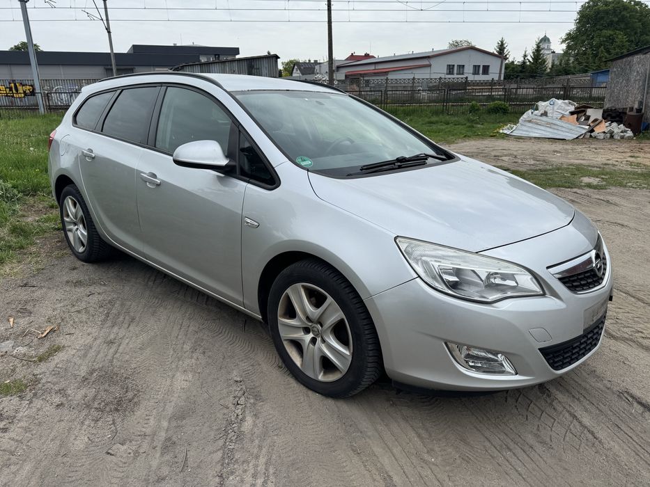Opel Astra 1.7 rok 2011