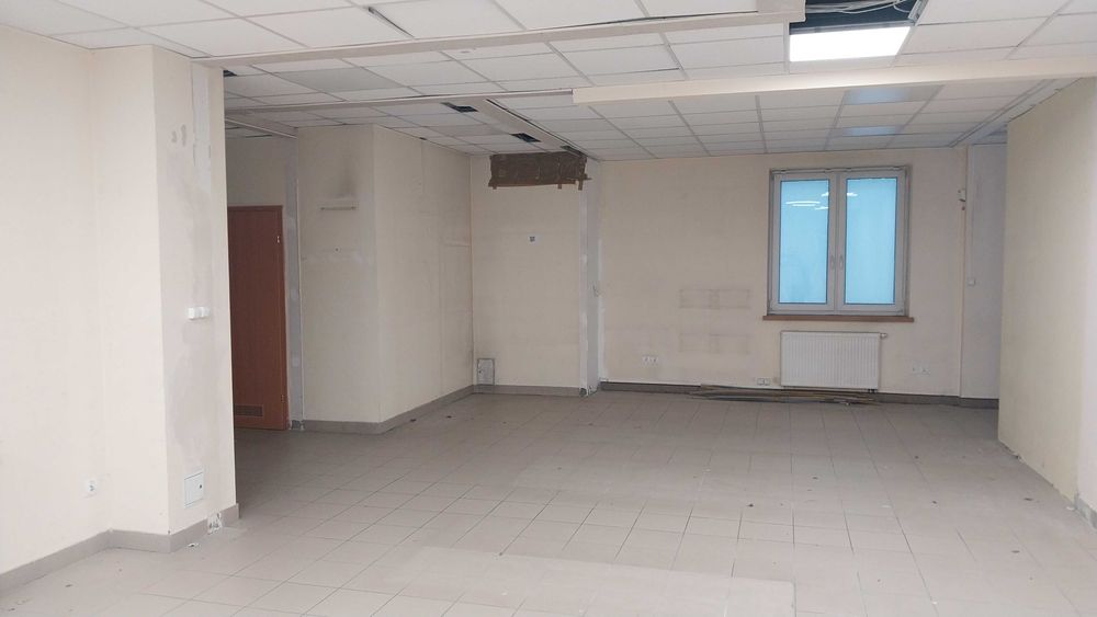 Lokal handlowo -usługowy 210m2 parter parking Bronowice