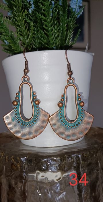 Brincos novos diversos