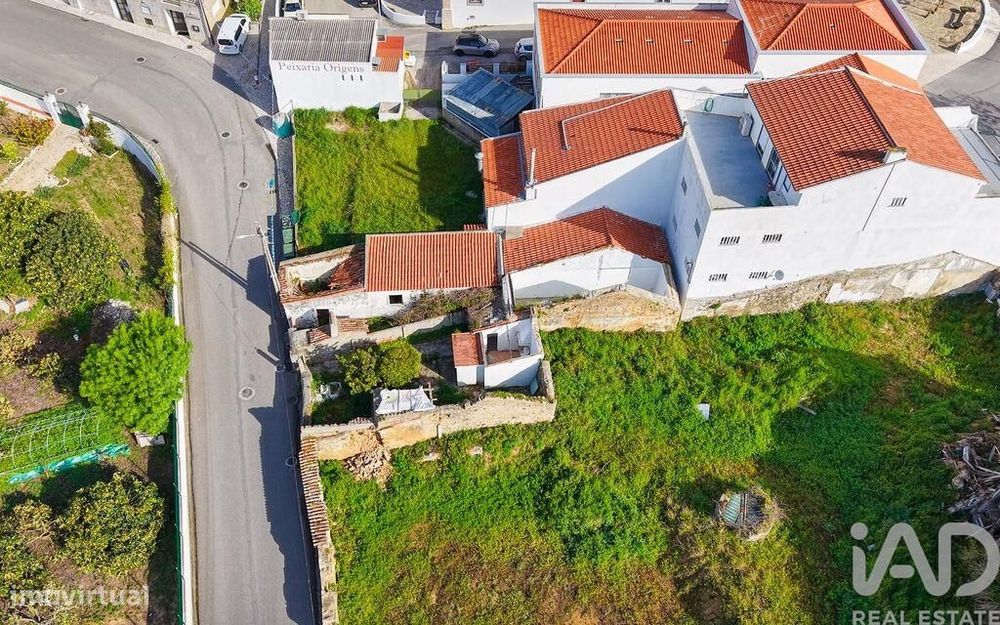 Terreno para construção em Azueira e Sobral da Abelheira de 301,00 m2