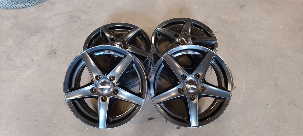 Felgi R15 5x114.3 6,5J ET45 Komplet