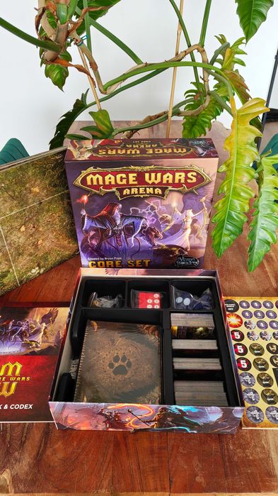 Mage Wars Arena Core Set (Jogo de Tabuleiro)