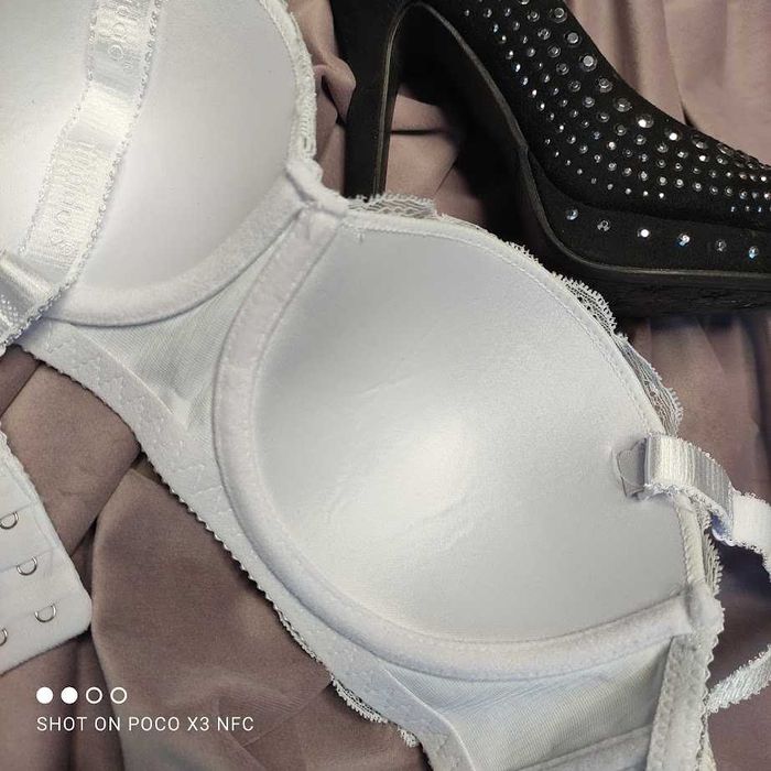 Biustonosz bardotka biały 75/80/85D intimidao