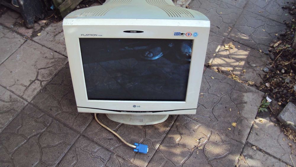 Монитор lg flatron f900b