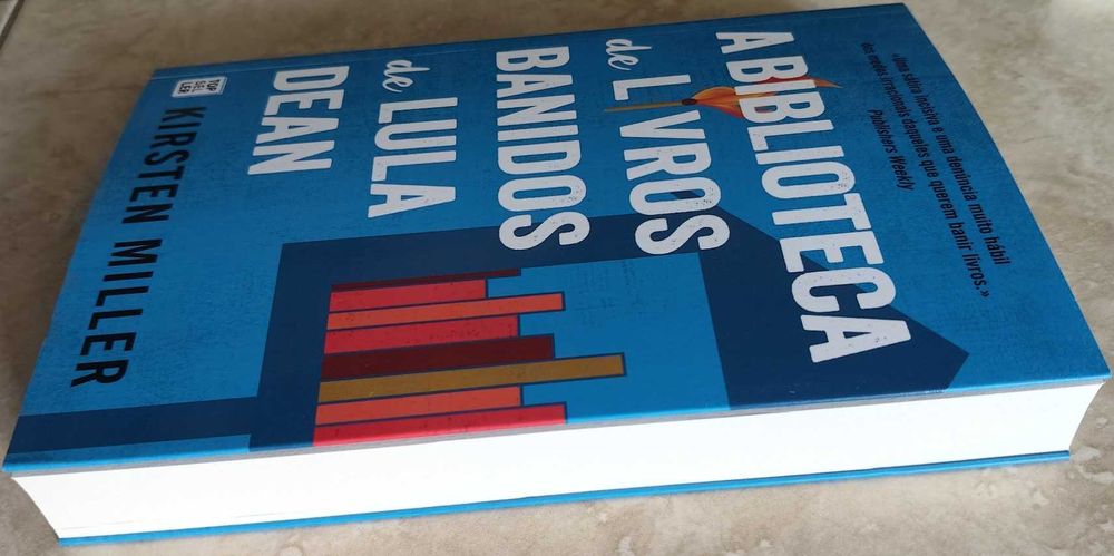 Portes Grátis - A Biblioteca de Livros Banidos de Lula Dean