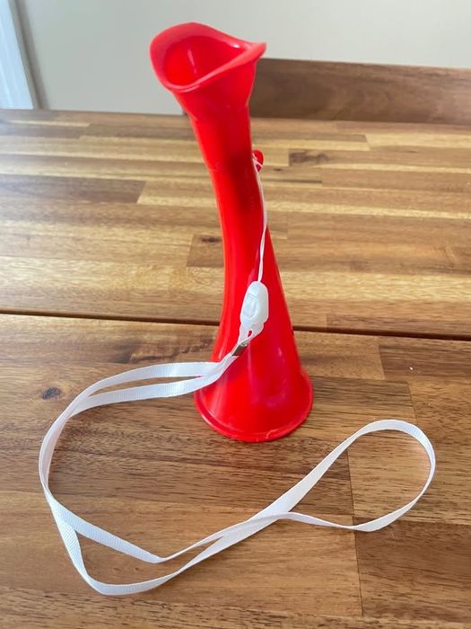 Trąbka kibica /wuwuzela ponad 5000 sztuk