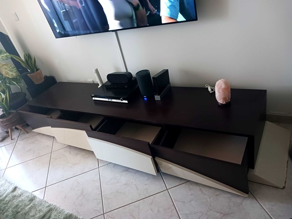Movel TV bom estado