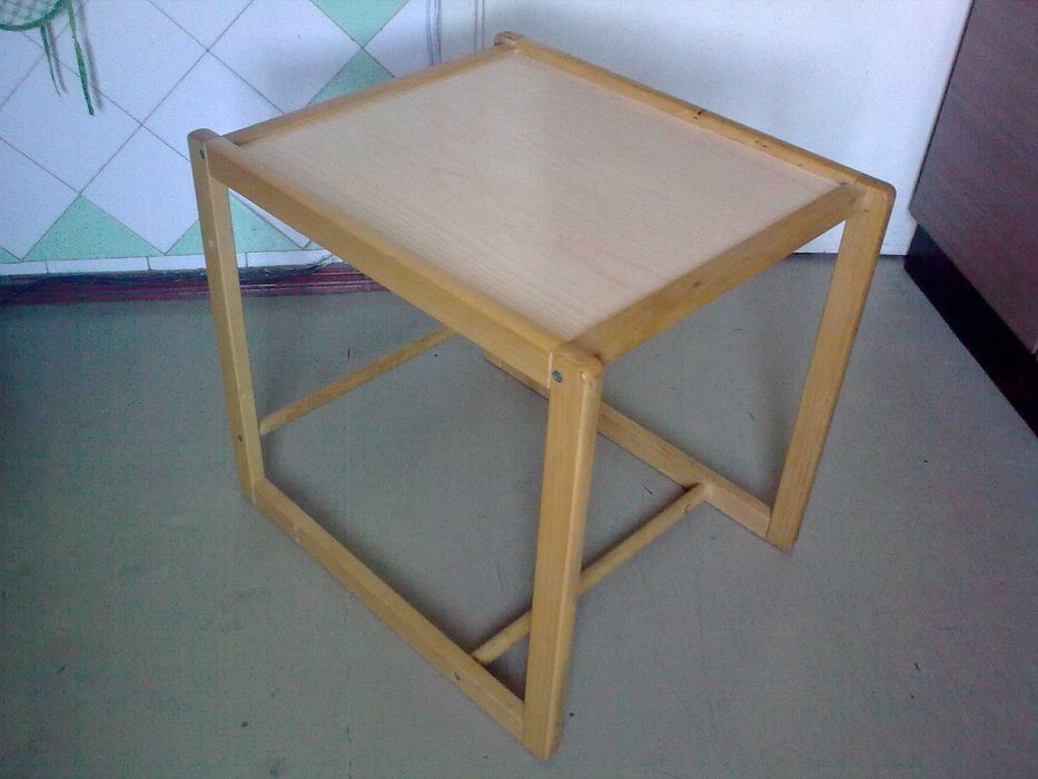Стол столик выс.49, 53 х 44
