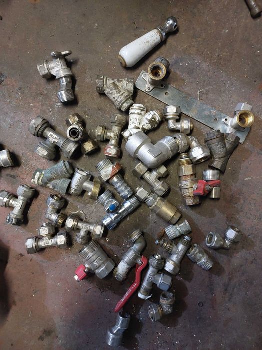 продам фитинг водопроводный