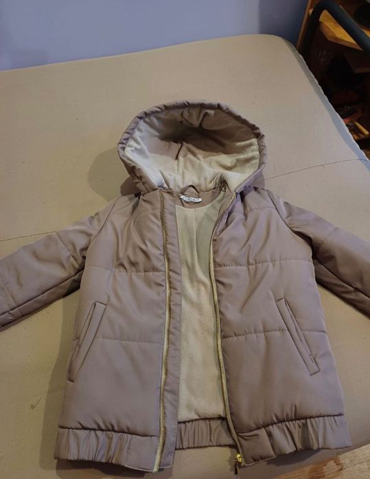 Куртка жіноча утеплена,розмір S.