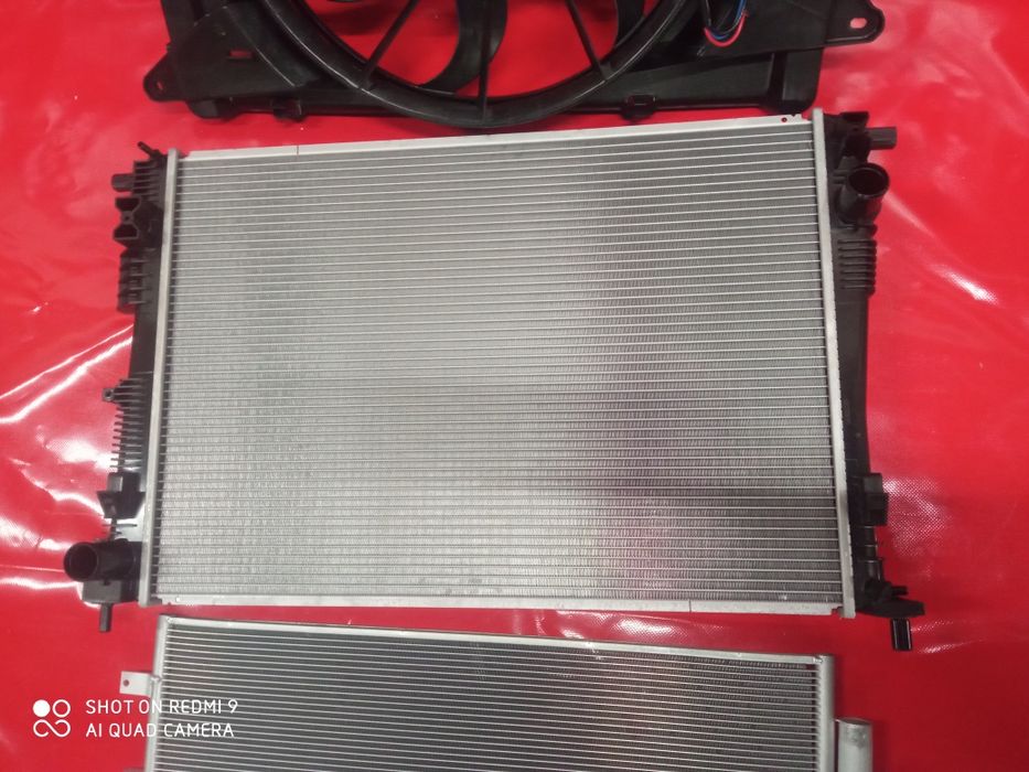 Komplet Chłodnica Wody Klimatyzacji Wentylator Chrysler Pacifica (16-)