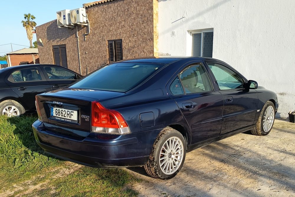 Volvo S60 T5 GPL e gasolina — photo 2