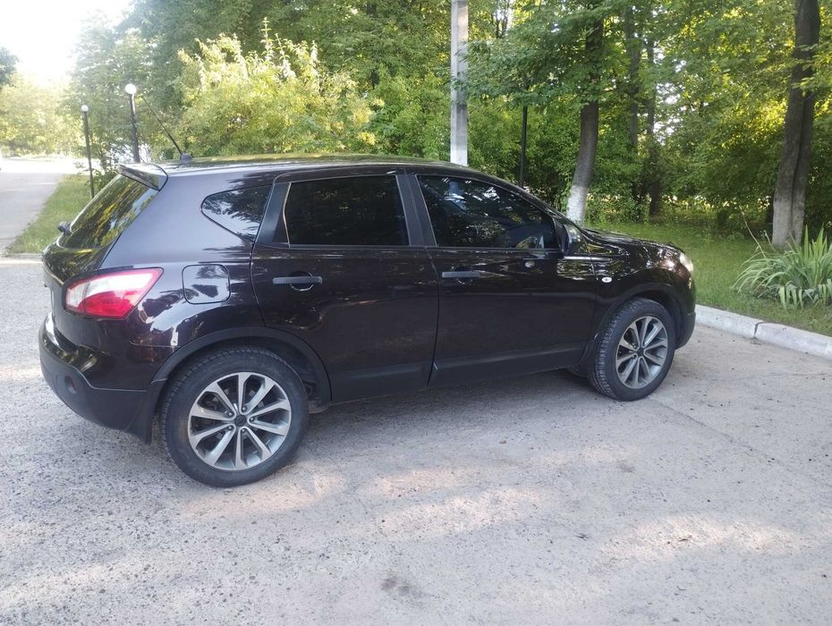 Nissan Qashgai  2011 року випуску 1,6 газ-бензин