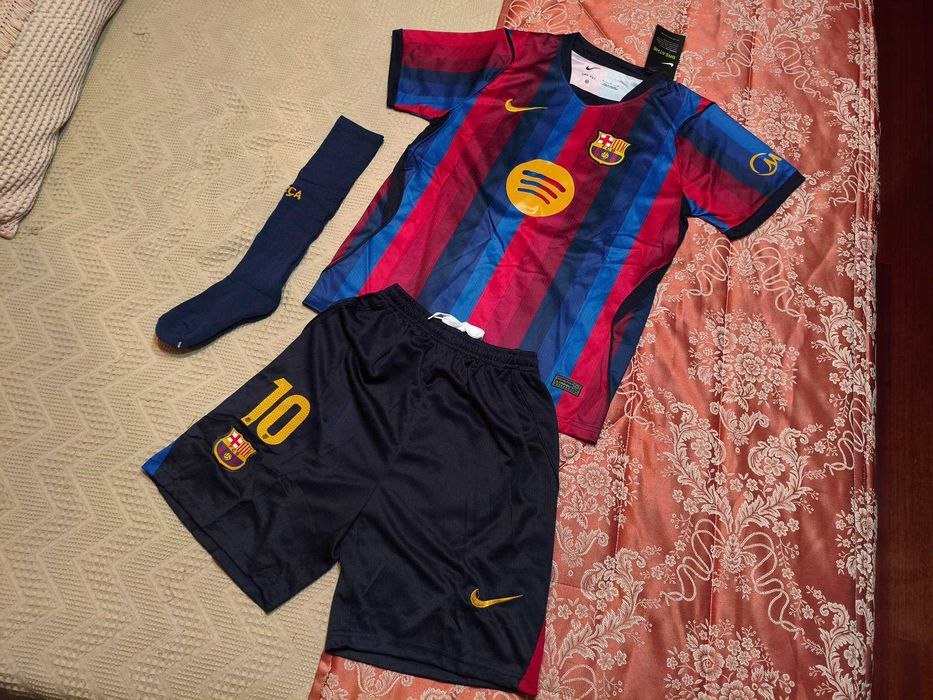 Camisola Criança Lamine Yamal Equipamento Barcelona | NOVO