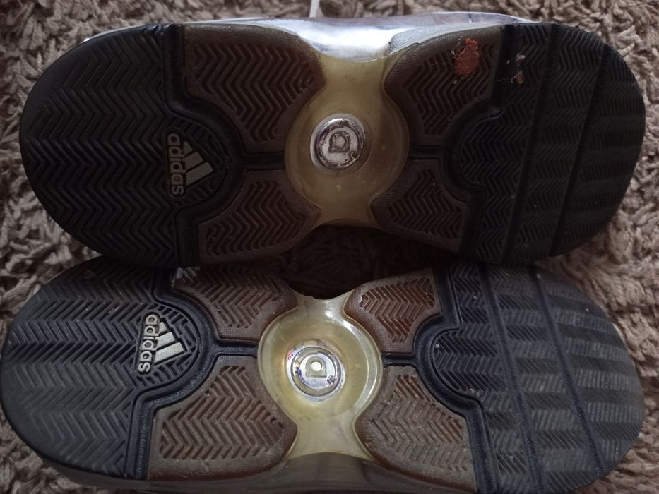 Кросівки  Adidas..