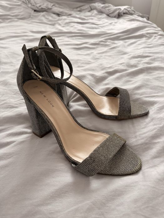 Buty na obcasie