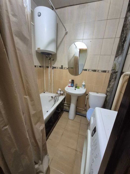 Здам подобово 1 кім. квартиру в центрі Чугуєва.