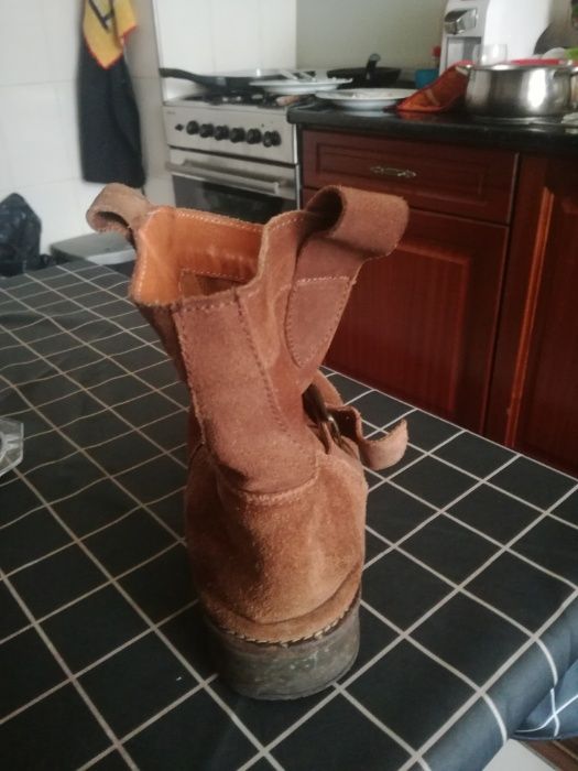 Botas castanhas64286241403905122