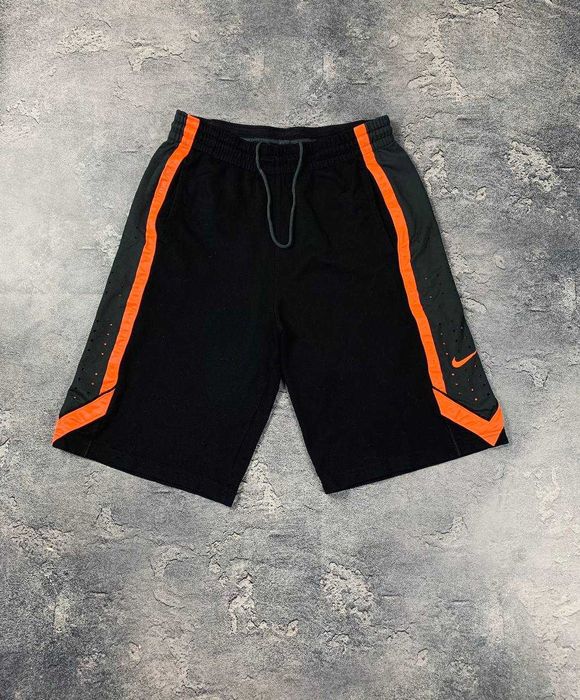 Шорти nike Dri-Fit. Розмір L