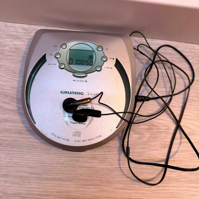 Leitor de CDs Portátil Discmann Grundig Squix + Fones de Ouvido Vintge y2k