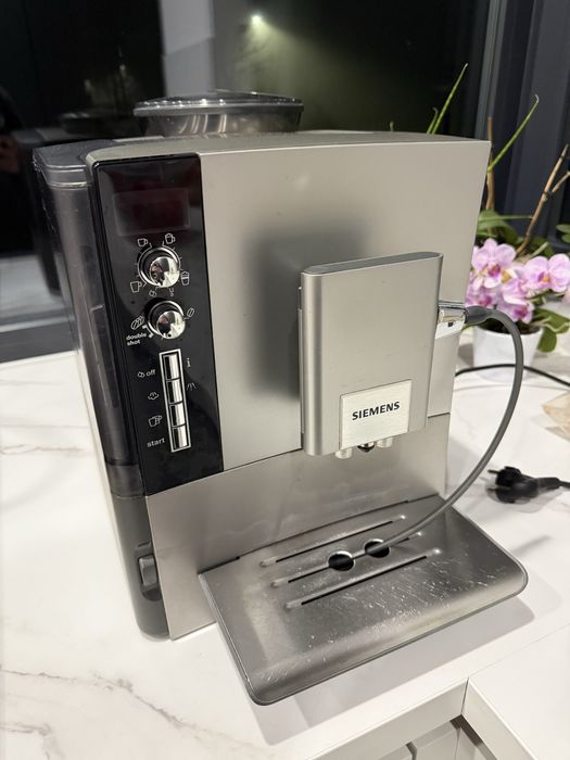 Ekspres cisnieniowy Siemens EQ.5 macchiatoPlus TE506201RW