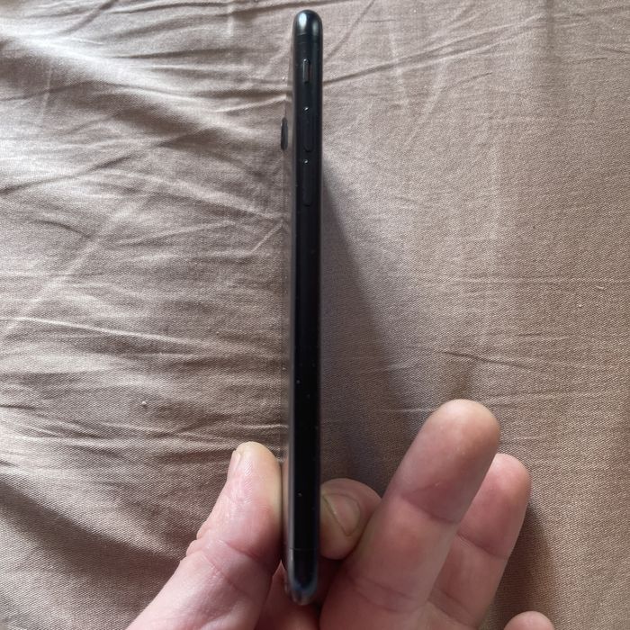 Продам Iphone 7 32gb icloud