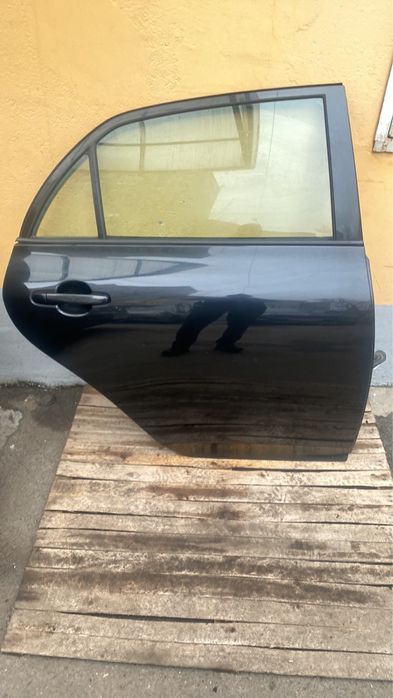 Двери задние правые Тоёта королла Е-150