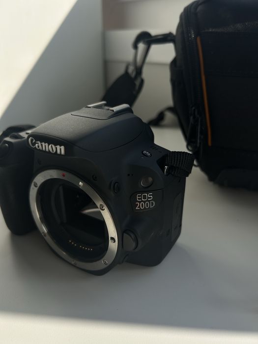 Canon EOS 200D com acessorios - 2017