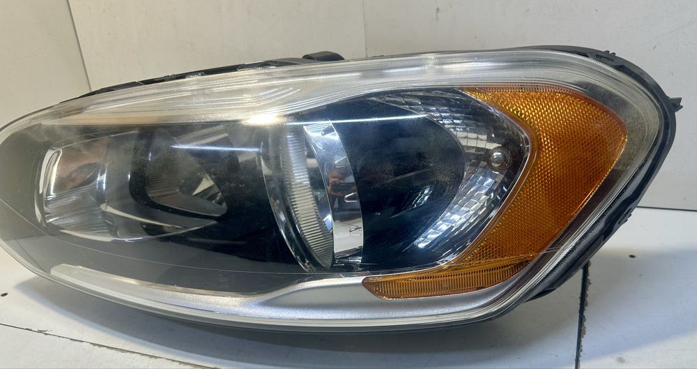 фара левая Volvo XC60 USA 2013 2014 2015 2016  год 31358113