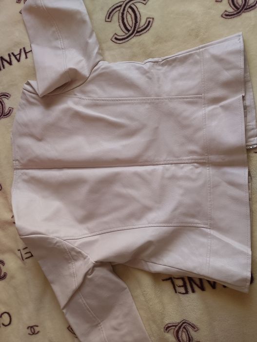 Куртка Reserved 40р