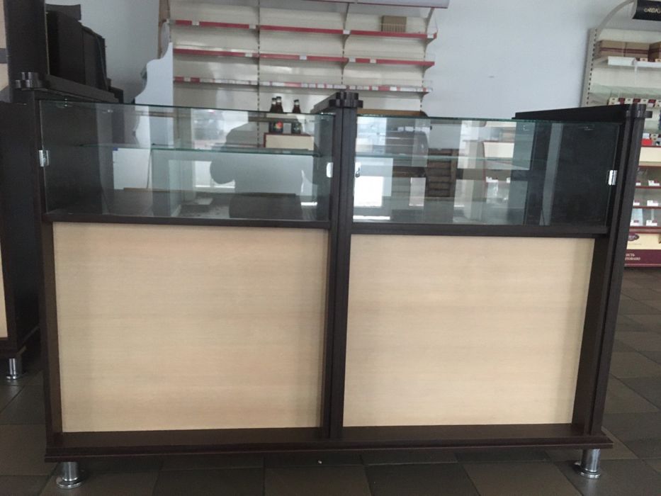 Вітрина торгова