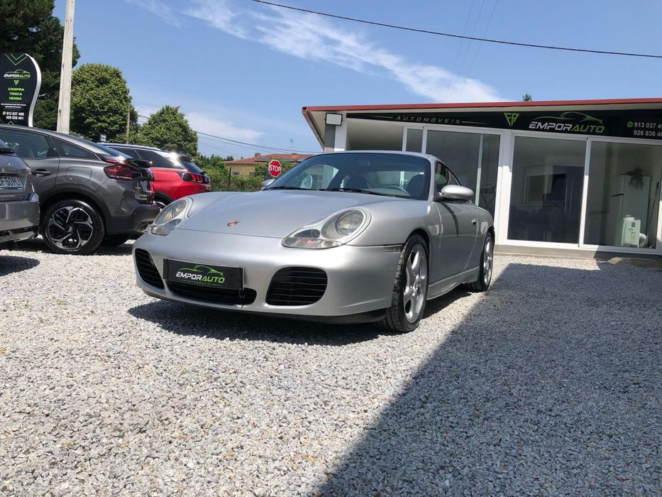 Porsche carrera 4