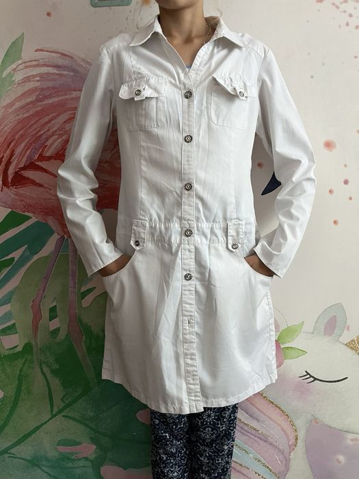 Медичний халат вишитий вишиванка