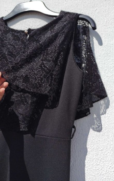 Милое чёрное платье с гипюром Tu размер S