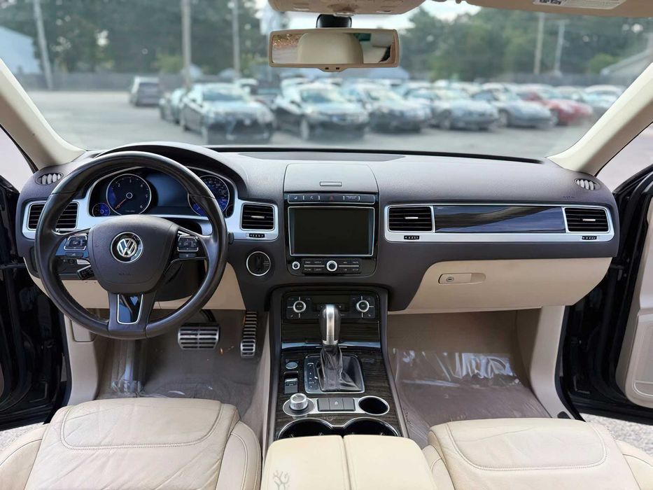 Volkswagen Touareg Executive      2013