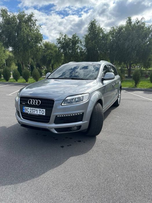 Продам  ауді  Q7