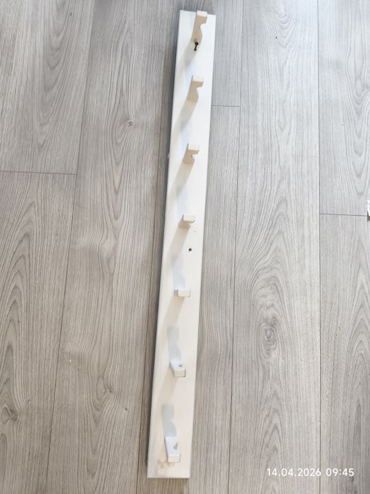 Biały wieszak Ikea Kubbis 7 haków