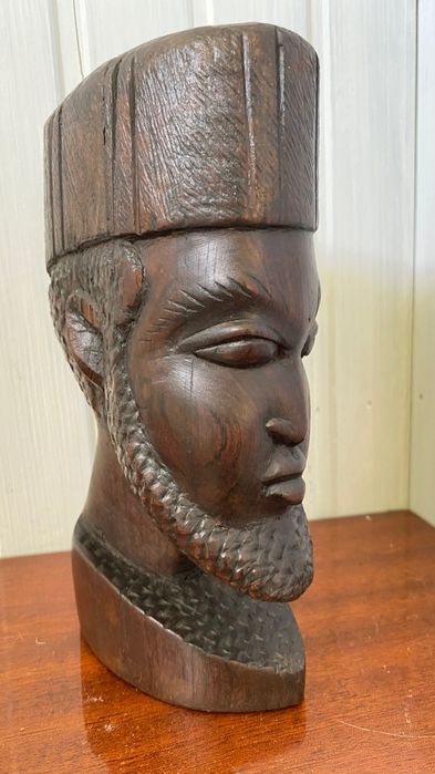 Arte africana busto em madeira
