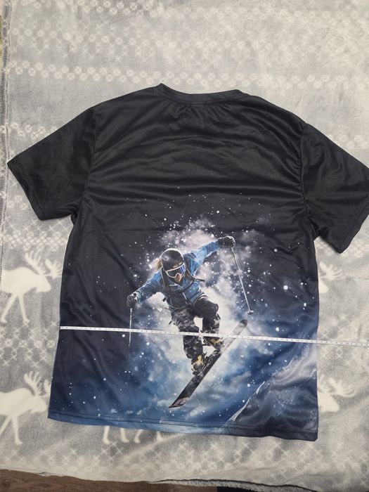 Продам футболку з принтом, L