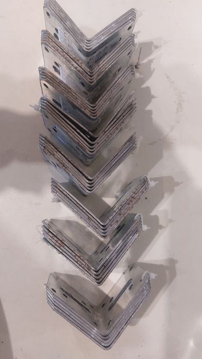 200 sztuk kątowników  KĄTOWNIK 6x6 cm  2mm
