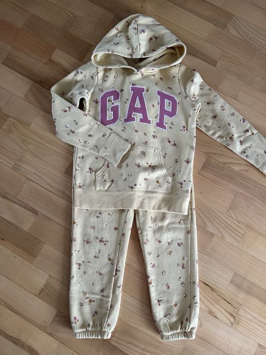 Спортивний костюм GAP на 8 років
