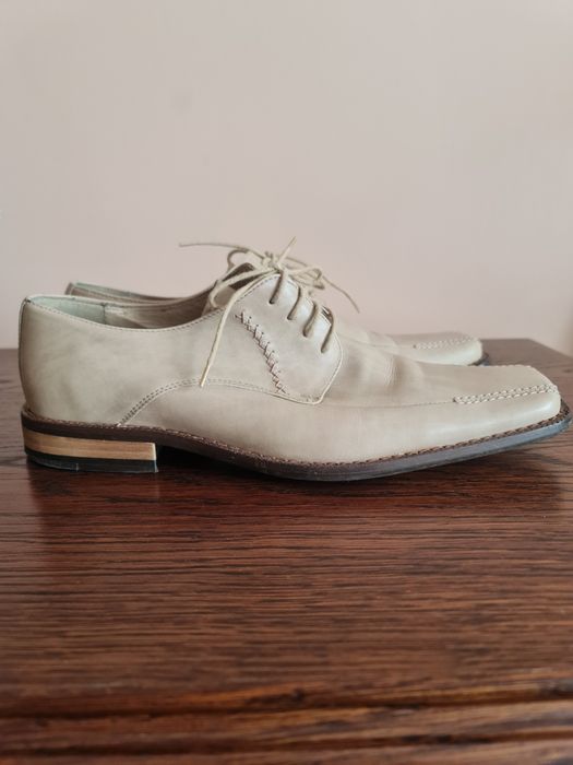 Buty skórzane wizytowe okazjonalne wiązane beżowe kremowe