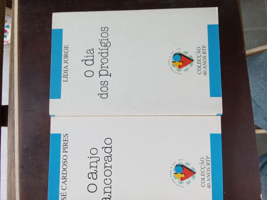 Livros de autores portugueses a 2 €/cada