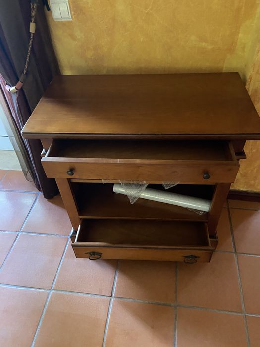 Mesa de tv com duas gavetas