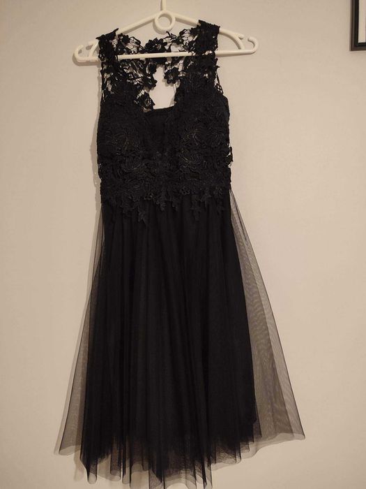 Czarna elegancka sukienka