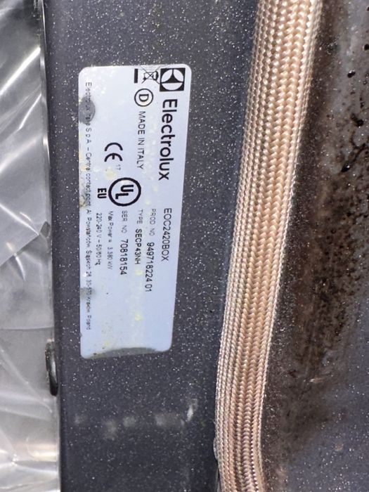 Forno Elétrico Electrolux — Modelo EOC2420BOX