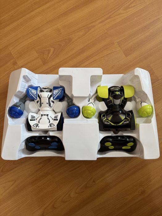 Роботи боксери.