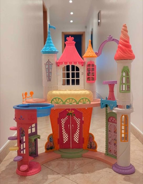 Castelo da Barbie com acessórios